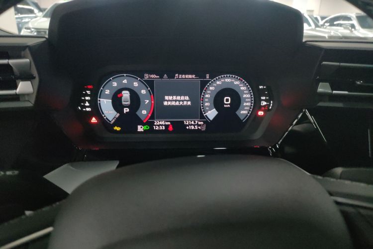 奥迪A3 2025款 A3L Limousine 35TFSI 飞驰尊享型中控内饰14