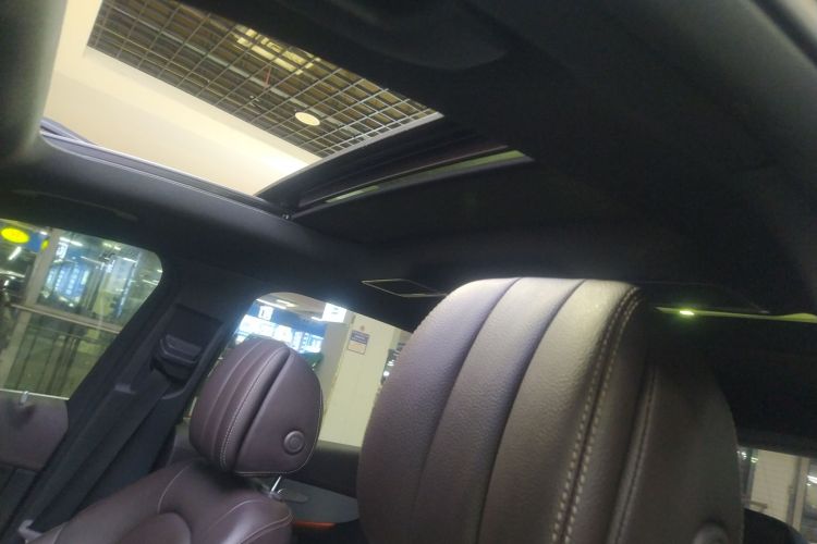 奔驰GLC 2022款 改款三 GLC 260 L 4MATIC 动感型中控内饰22