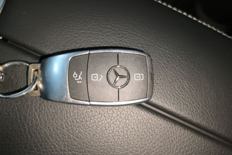 奔驰GLC 2022款 改款二 GLC 260 L 4MATIC 豪华型中控内饰11