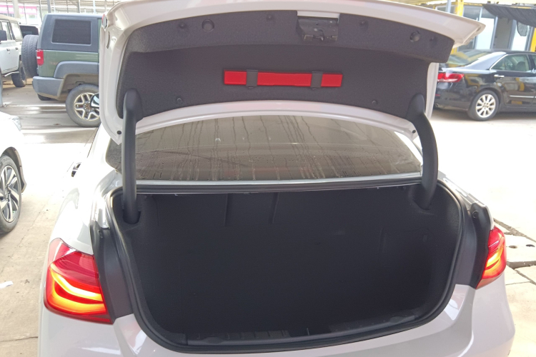 宝马3系 2019款 320i M运动套装局部细节23