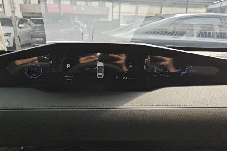 长安UNI-V 2024款 1.5T 尊贵运动型局部细节14