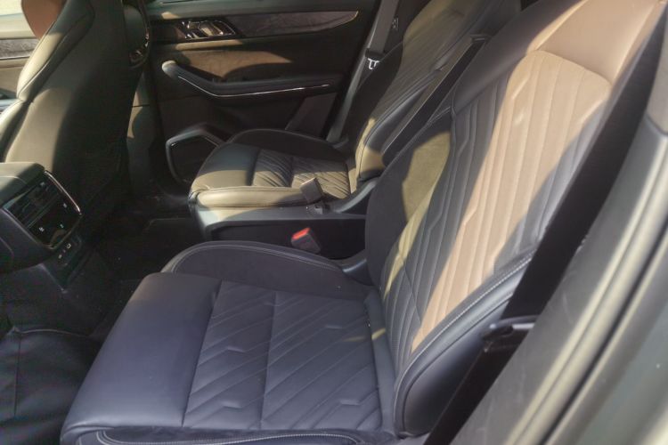 领克09 EM-P 2021款 2.0T PHEV Ultra 六座中控内饰21