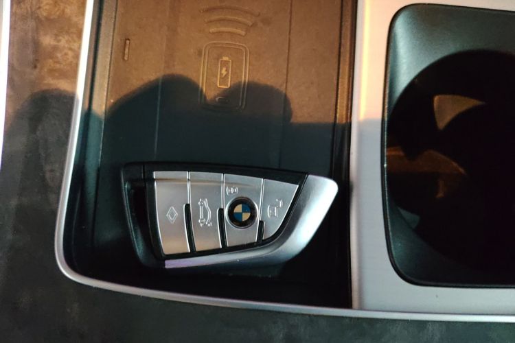 宝马X5 2022款 改款 xDrive 30Li 尊享型M运动套装中控内饰11