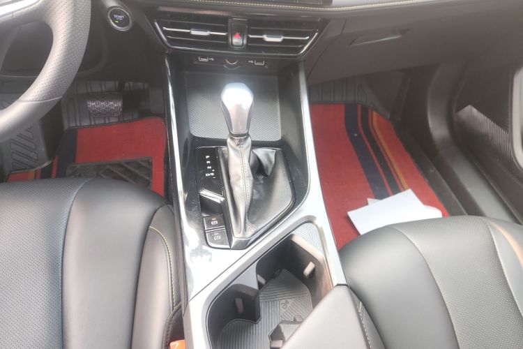 荣威i5 2021款 1.5L CVT钻石版中控内饰18