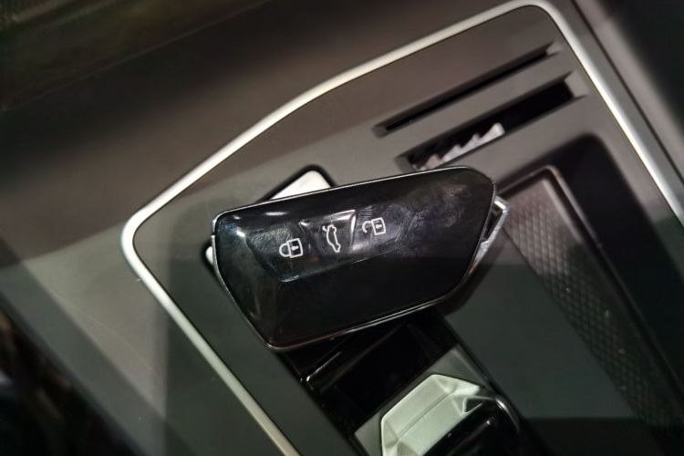 大众 高尔夫 2025款 300TSI Pro中控内饰11