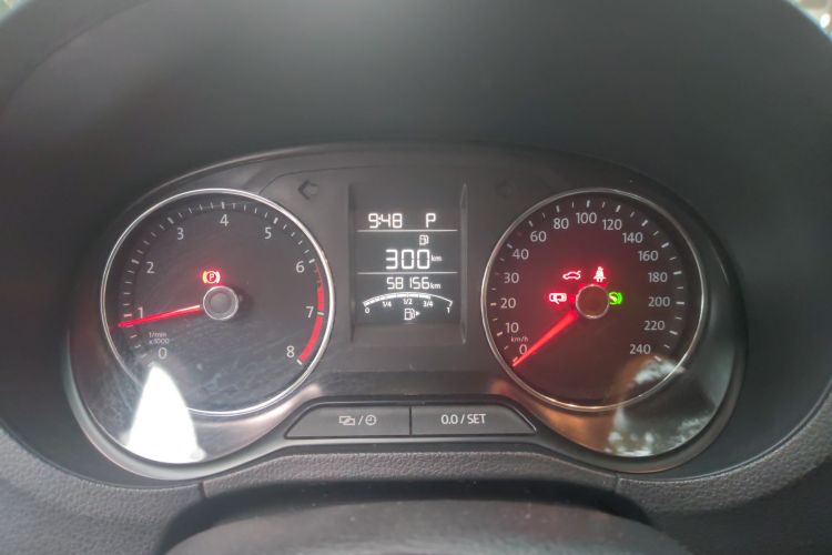 大众 Polo 2016款 1.6L 自动舒适型中控内饰14