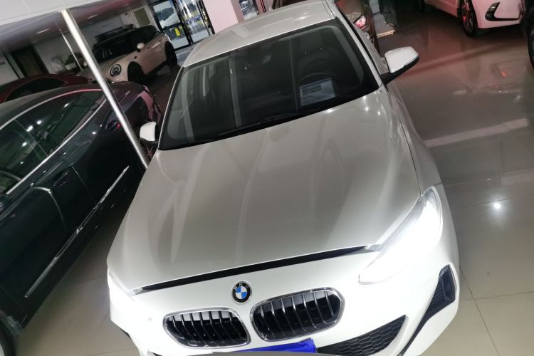 宝马1系 2021款 改款 120i M运动版车身外观2