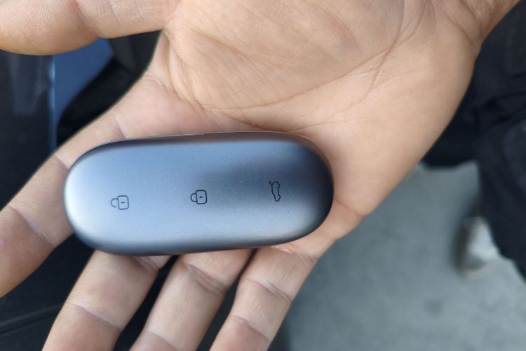 理想汽车 理想L8 2023款 Air中控内饰11