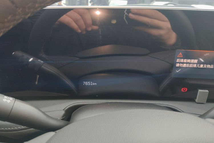 凯迪拉克XT4 2024款 28T 两驱尊贵型中控内饰14