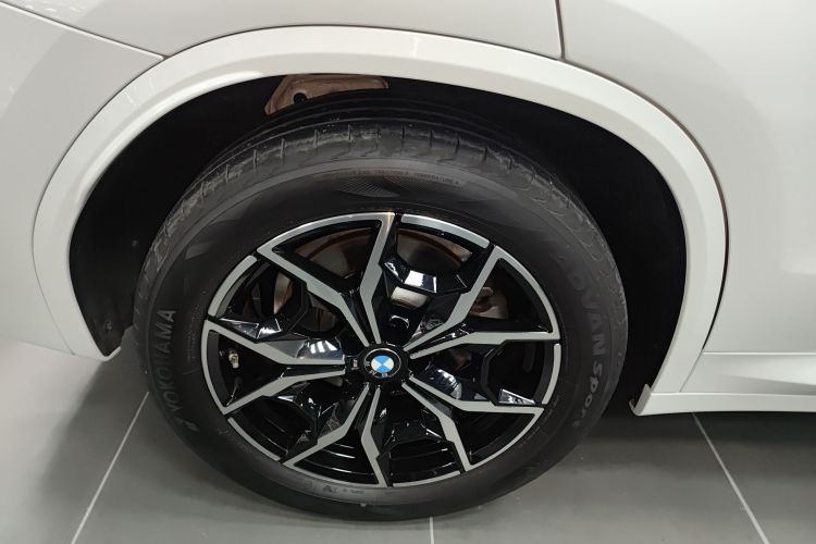 宝马X3 2022款 改款 xDrive25i M运动套装车身外观6008