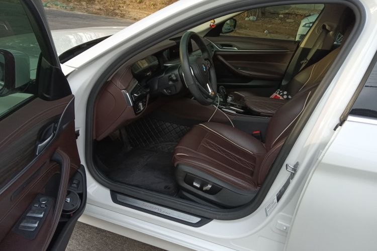 宝马5系 2020款 530Li 领先型 豪华套装中控内饰7003