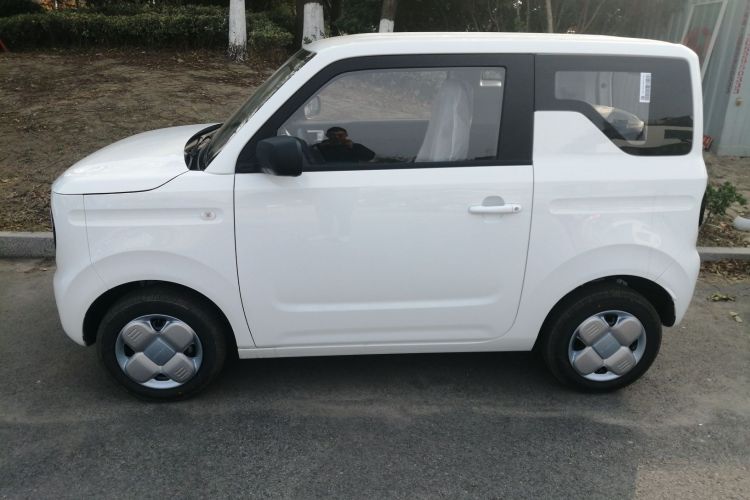 吉利银河 2024款 熊猫mini 200km 耐力熊车身外观6003