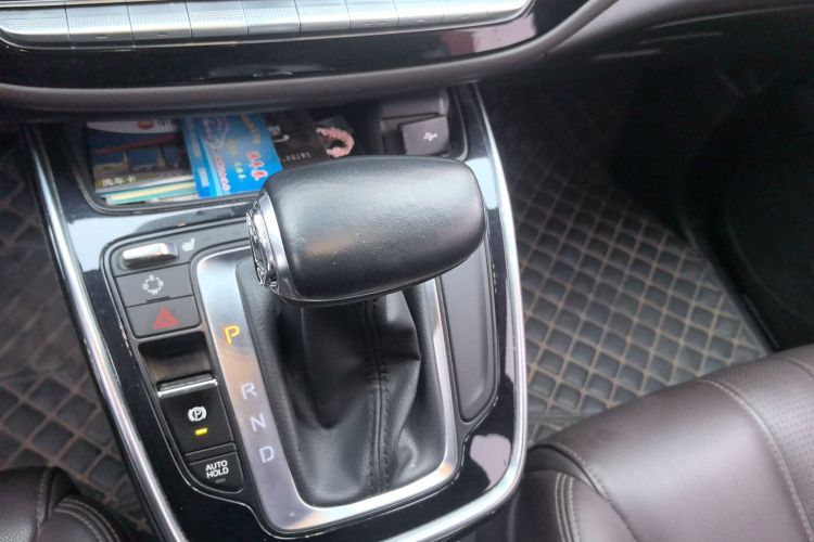 广汽传祺 传祺M6 2019款 270T 自动尊享版（六座）国V中控内饰18