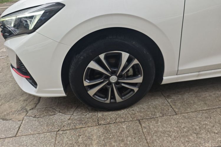 长安 逸动 2022款 PLUS 蓝鲸NE 1.4T GDI DCT尊贵版车身外观6007