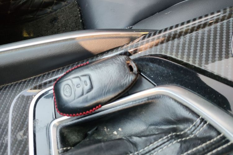 上汽大通MAXUS D90 2017款 2.0T 自动四驱 天狼星中控内饰11