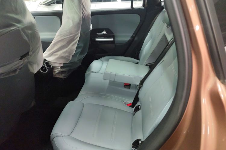 奔驰EQA 2025款 EQA 260中控内饰7004