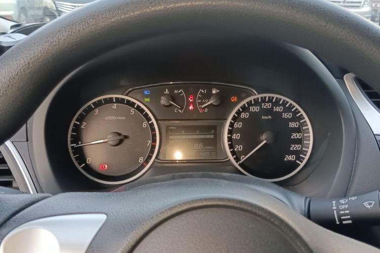 日产 轩逸 2022款 经典 1.6XE CVT舒适版中控内饰14