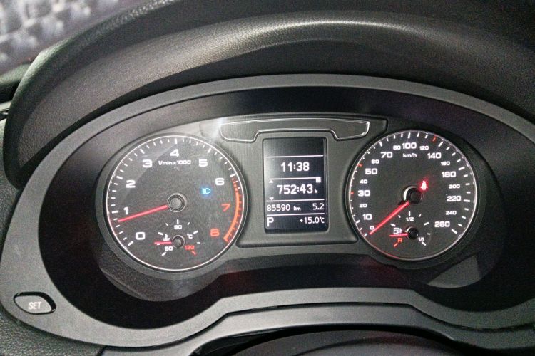 奥迪Q3 2016款 40 TFSI quattro 全时四驱运动型中控内饰14