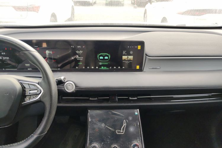 哪吒汽车 2023款 哪吒U-Ⅱ 400 U秀版 磷酸铁锂中控内饰16