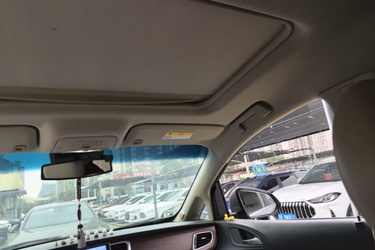 别克GL8 2017款 25S 豪华型 国V中控内饰22