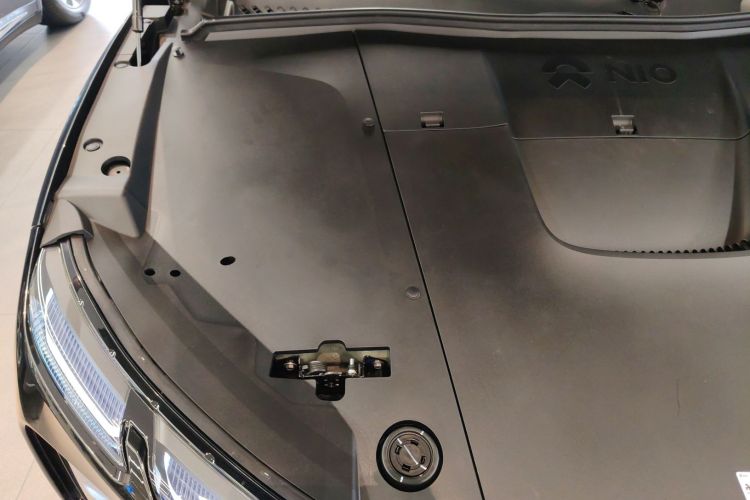 蔚来EC6 2023款 75kWh机舱底盘25