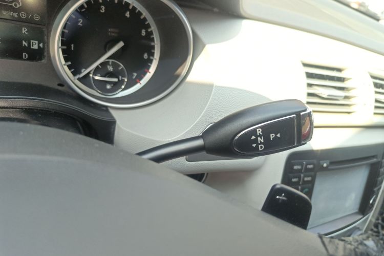 奔驰R级 2011款 R 300 L 商务型局部细节18