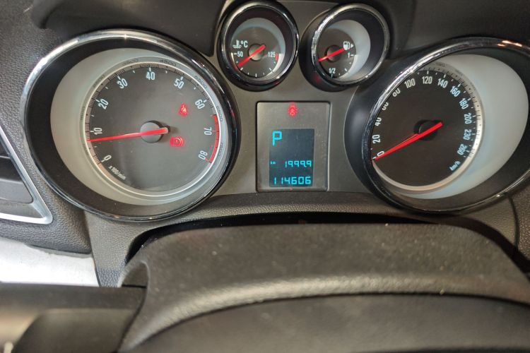 别克 昂科拉 2013款 1.4T 自动两驱精英型中控内饰15