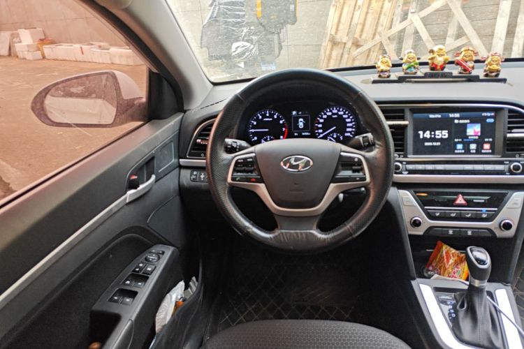 现代 领动 2016款 1.6L 自动智炫·精英型中控内饰13