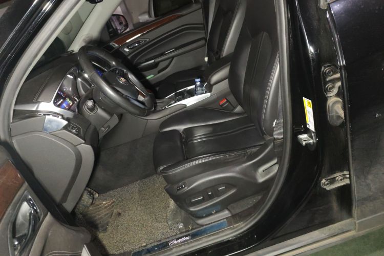 凯迪拉克SRX 2015款 3.0L 精英型中控内饰19