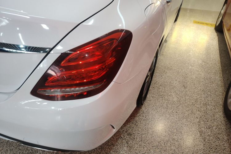 奔驰C级 2018款 C 200 L 运动版车身外观9