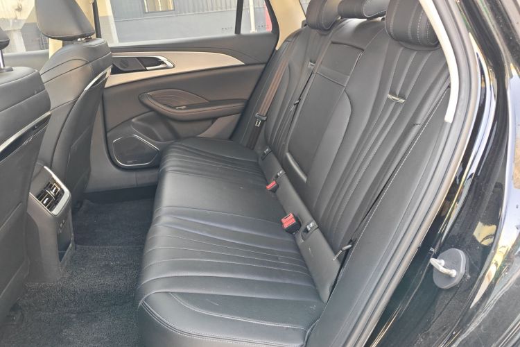 红旗H5 2023款 1.5T DCT智联旗韵版中控内饰7004