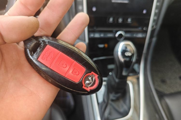 英菲尼迪Q50L 2018款 2.0T 舒适版 国VI中控内饰11