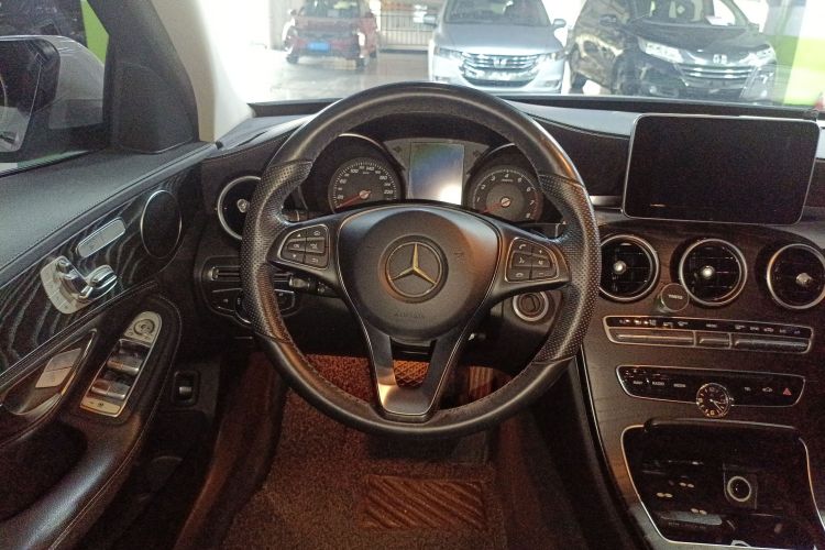 奔驰C级 2015款 C 200 L 4MATIC 运动版局部细节13
