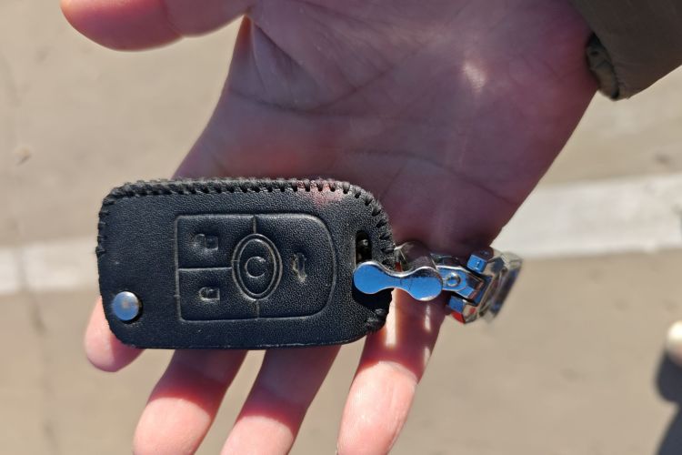 别克 凯越 2013款 1.5L 手动经典型中控内饰11