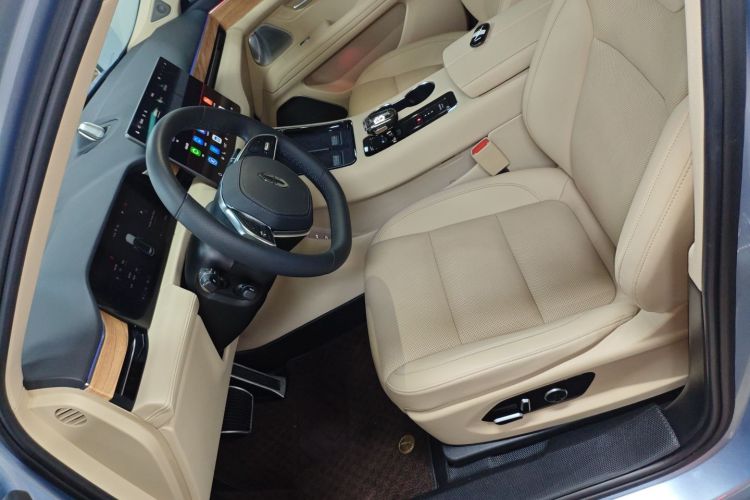 鸿蒙智行 问界M5 2023款 纯电四驱智驾版中控内饰19