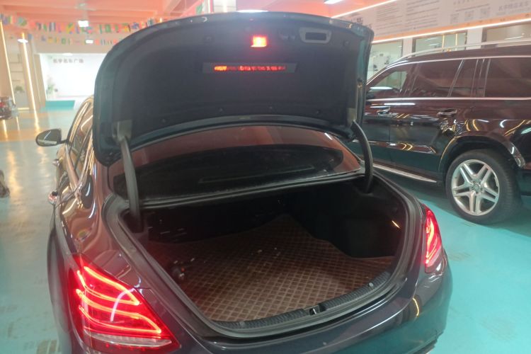 奔驰C级 2017款 C 200 L 运动版局部细节23