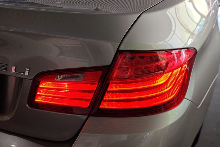 宝马5系 2017款 525Li 领先型车身外观9