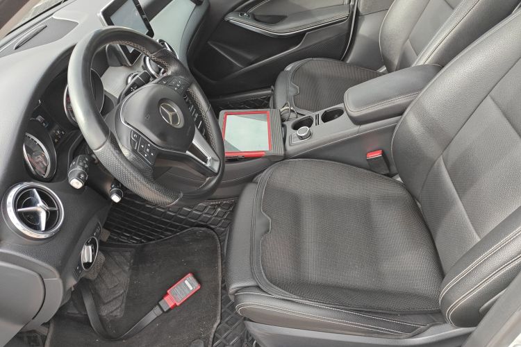 奔驰GLA 2016款 GLA 200 动感型局部细节19