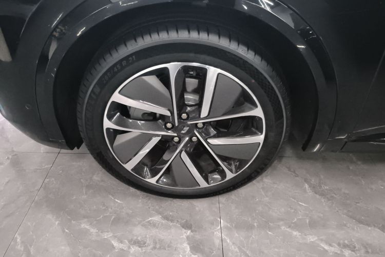 理想汽车 理想L9 2024款 Ultra车身外观6007