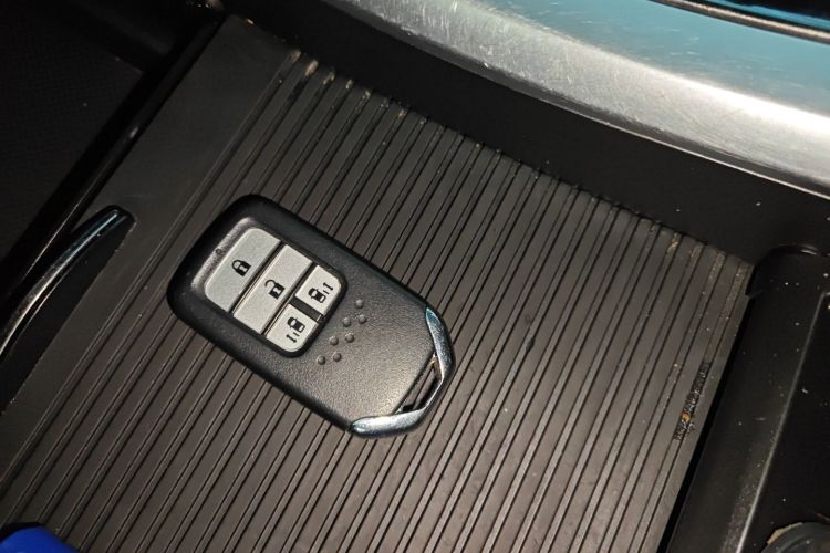 本田 艾力绅 2016款 2.4L 豪华版中控内饰11