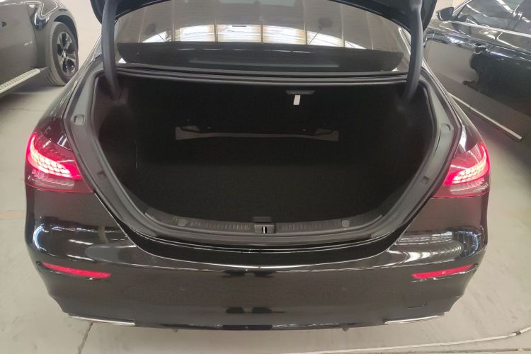 奔驰E级(进口) 2021款 改款 E 260 豪华型运动版机舱底盘23