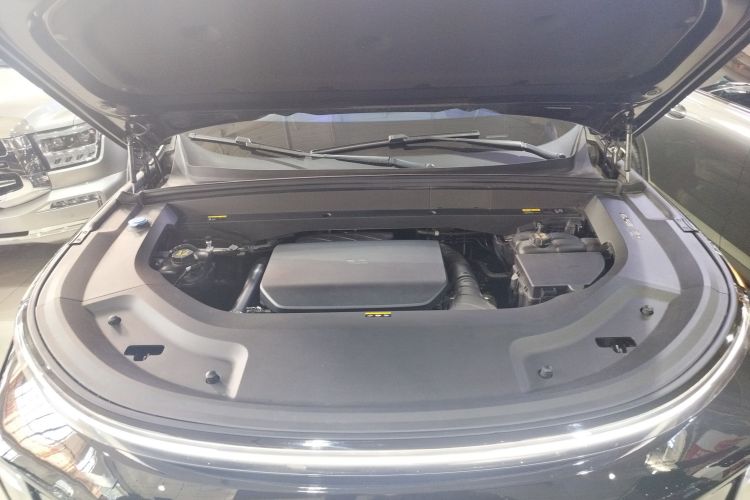 理想汽车 理想L8 2024款 Pro机舱底盘24