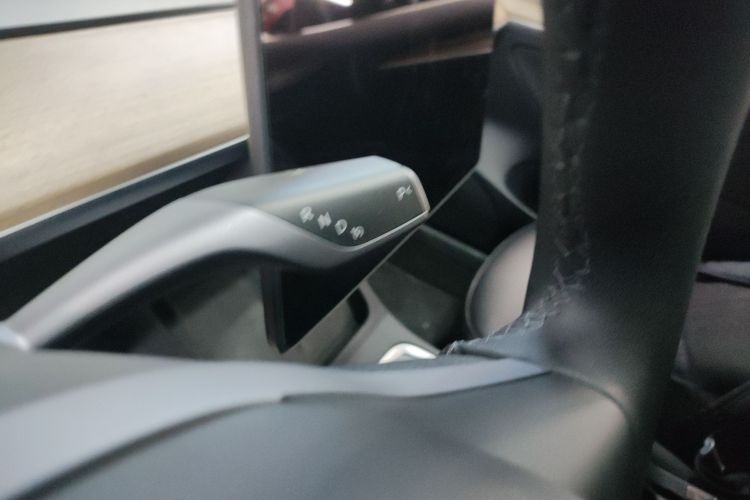 特斯拉 Model 3 2022款 Performance高性能全轮驱动版中控内饰18