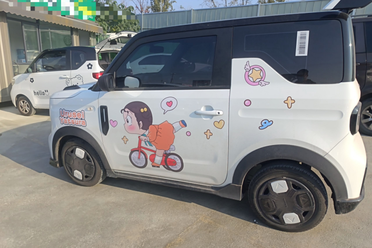 吉利银河 2025款 210km 熊猫卡丁车身外观4