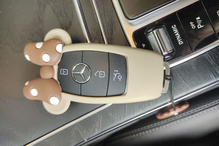 奔驰C级(进口) 2021款 C 200 轿跑车中控内饰7001