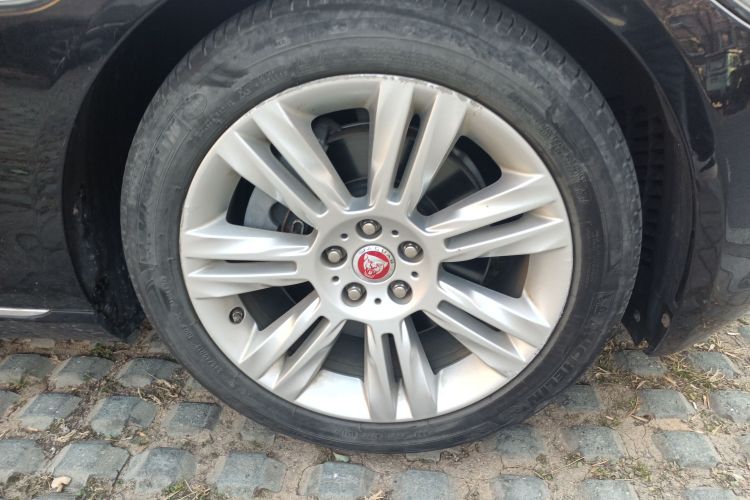 捷豹XFL 2018款 XFL 2.0T 250PS 豪华版车身外观6007