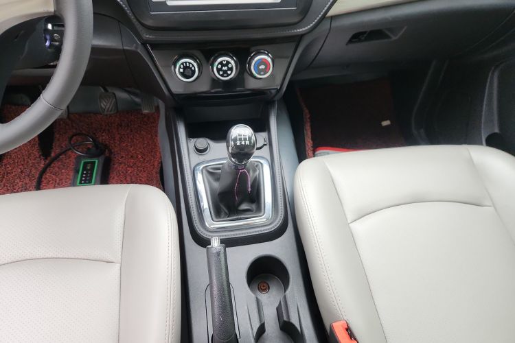 北汽幻速S3 2017款 1.5L 手动豪华型中控内饰18