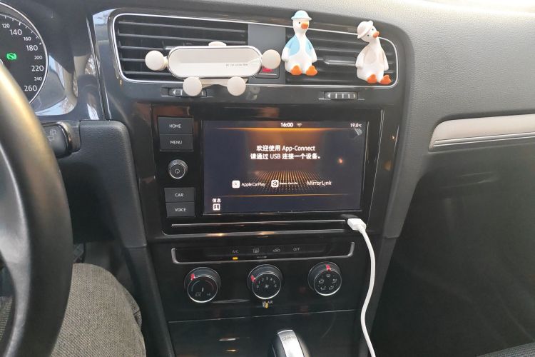 大众 高尔夫 2019款 280TSI DSG舒适型 国V中控内饰16