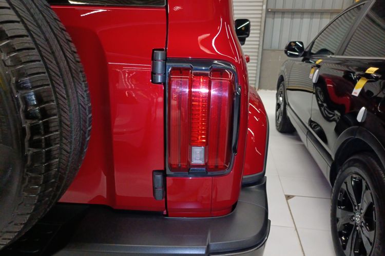 坦克300 2023款 城市版 2.0T 很有型车身外观6006