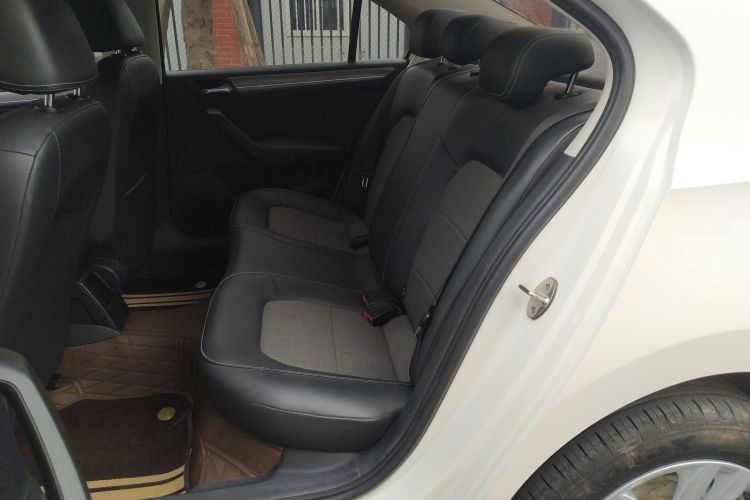 大众 桑塔纳 2018款 1.5L 手动舒适版中控内饰21